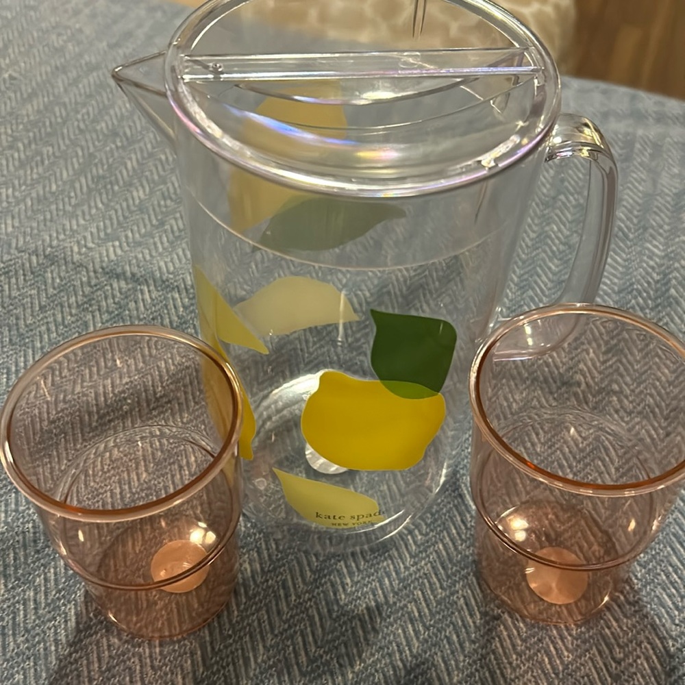 NWOT KATE SPADE lemon pitcher with glasses